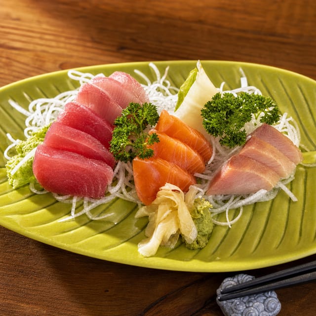 F-Sashimi Deluxe with Rice Combo.